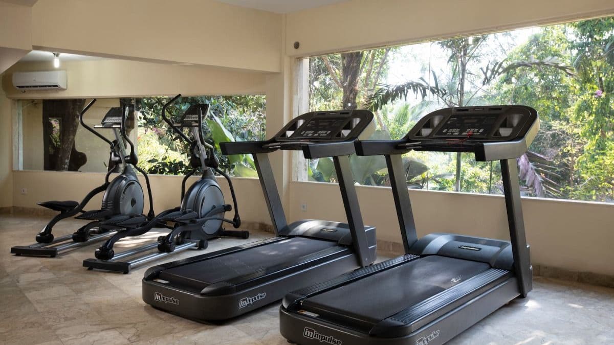 gym-fitness-center-3